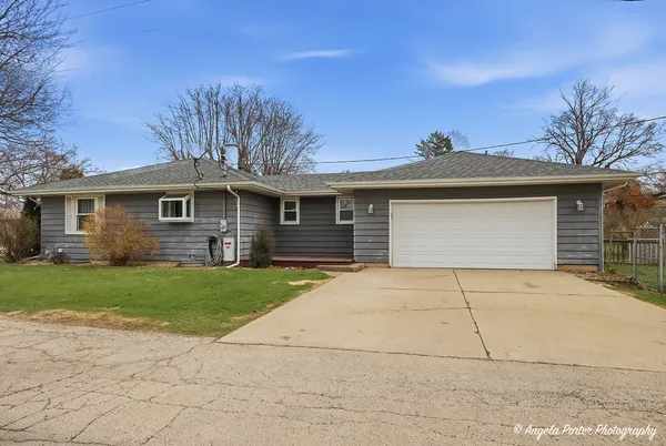 $385,000 | 201 Panama Avenue, Hampshire, IL 60140