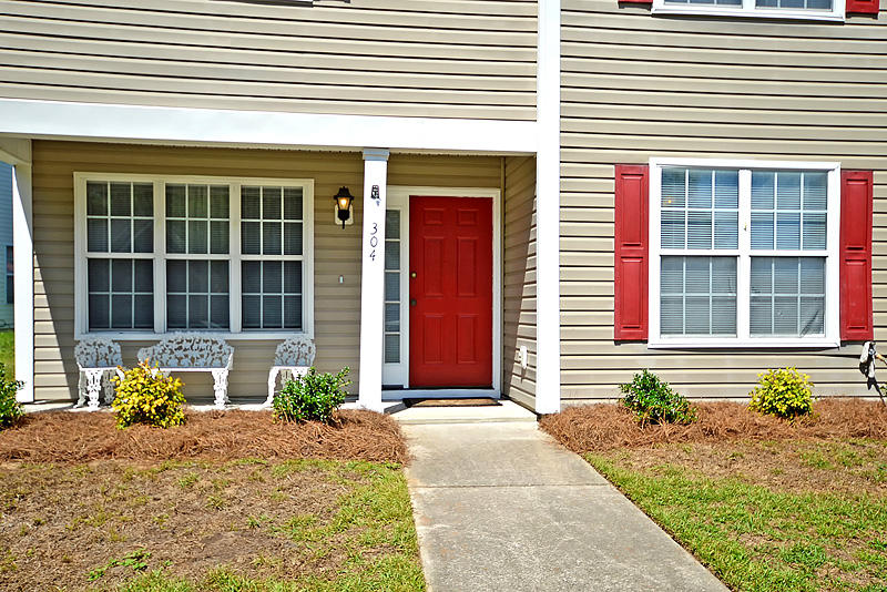 304 Bertram Road Summerville, SC 29485 - Photo 6 of 33 DSC_0228-copy