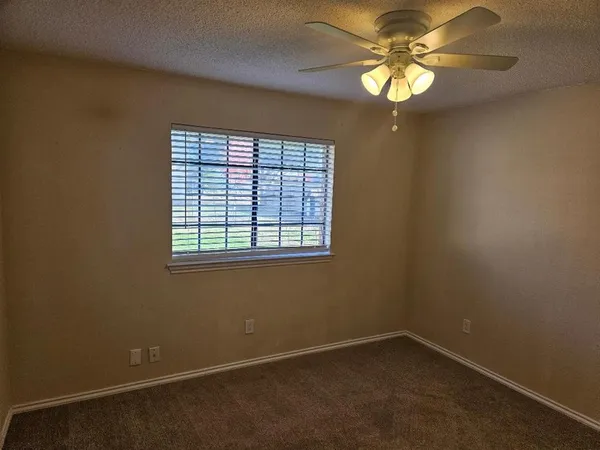 $2,295 | 500 Mustang Court, Lavon, TX 75166