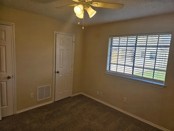 $2,275 | 500 Mustang Court, Lavon, TX 75166