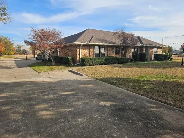 $2,295 | 500 Mustang Court, Lavon, TX 75166