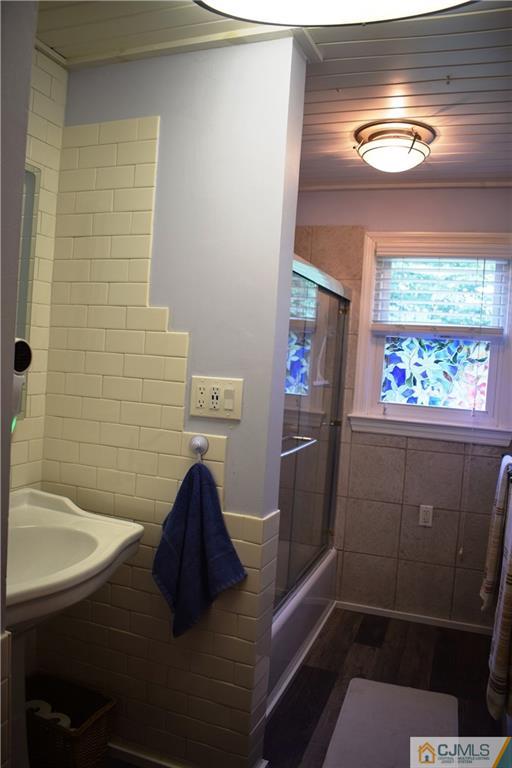 275 Friendship Road Cranbury, NJ 08512 - Photo 10 of 23 a bathroom with a sink toilet and shower