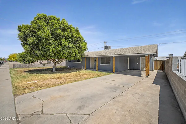 $399,999 | 943 South Lazona Drive, Mesa, AZ 85204