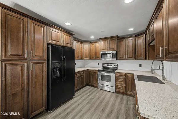 $399,999 | 943 South Lazona Drive, Mesa, AZ 85204