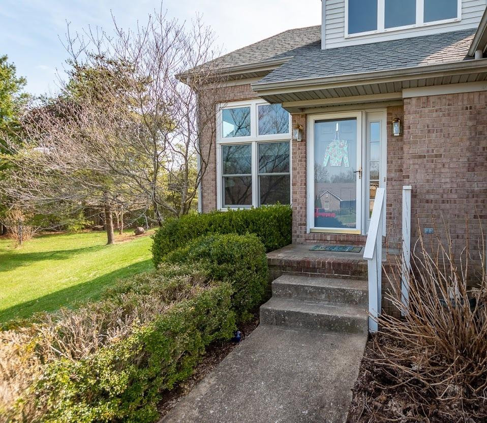 112 Ridge Road Versailles, KY 40383 - Photo 2 of 27 Listing Photo