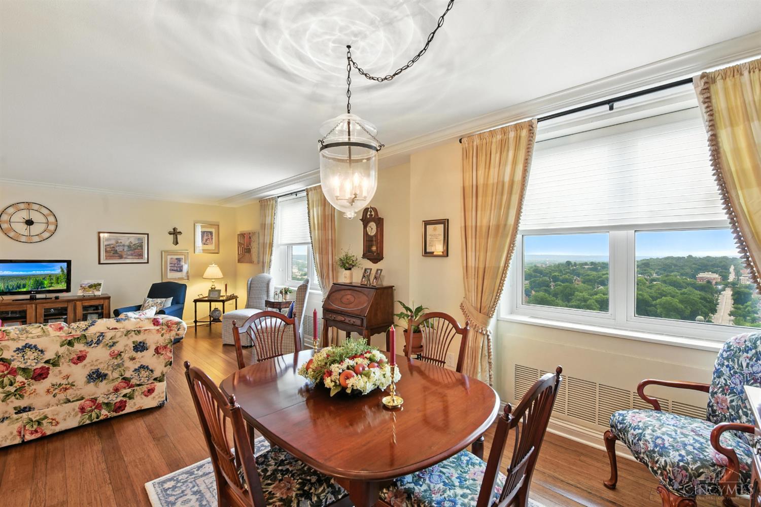 2444 Madison Road, Unit 1711 Cincinnati, OH 45208 - Photo 33 of 43 Lovely dining room with great views.