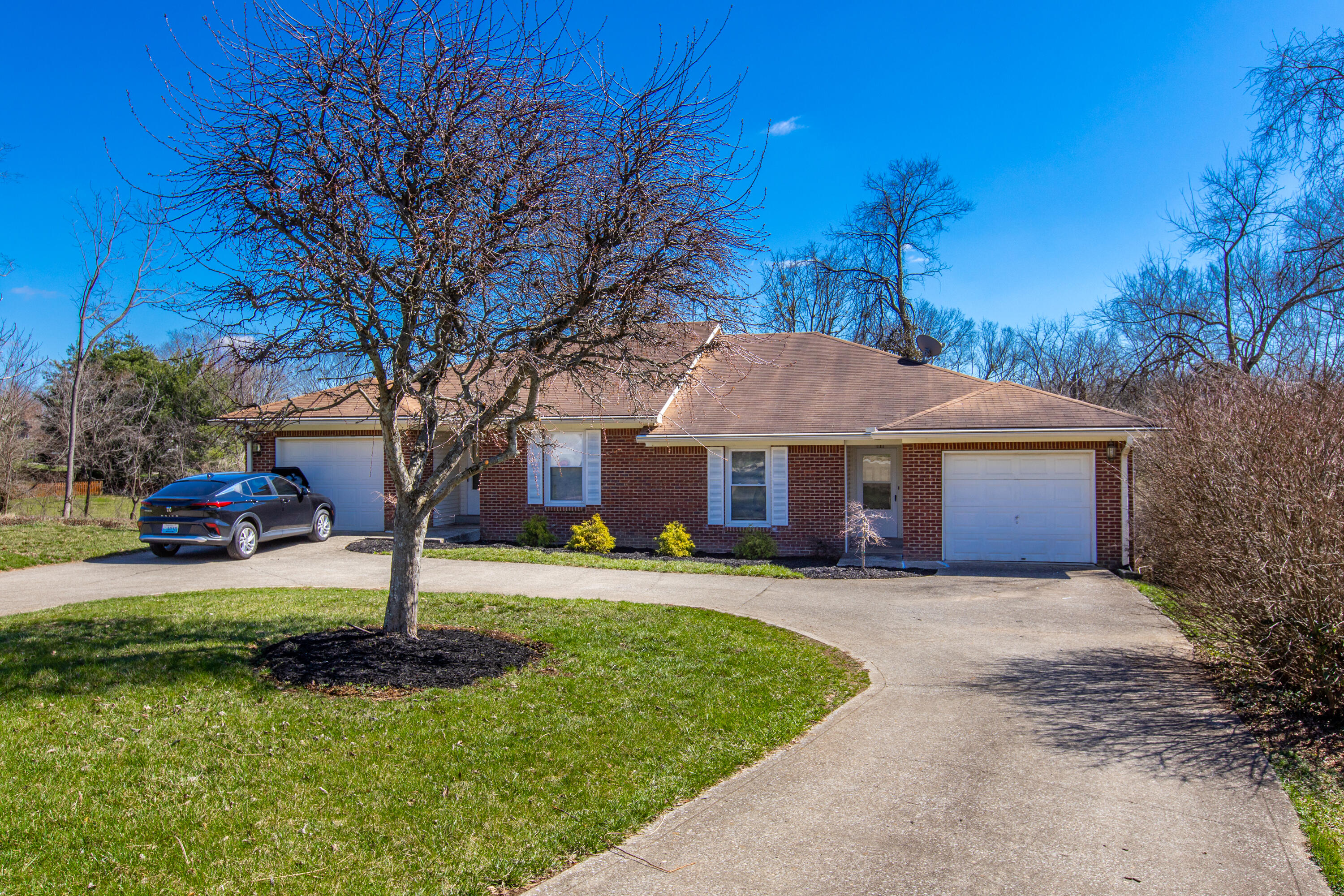 192-194 Spring Run Road Versailles, KY 40383 - Photo 1 of 24 1