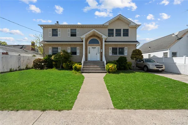 $1,299,999 | 372 Madison Street, Franklin Square, NY 11010