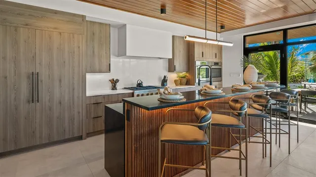 $6,000,000 | 5507 Calle Del Invierno, Sarasota, FL 34242