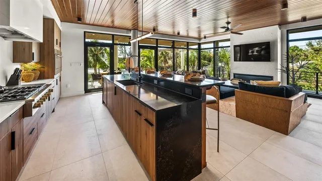 $6,000,000 | 5507 Calle Del Invierno, Sarasota, FL 34242