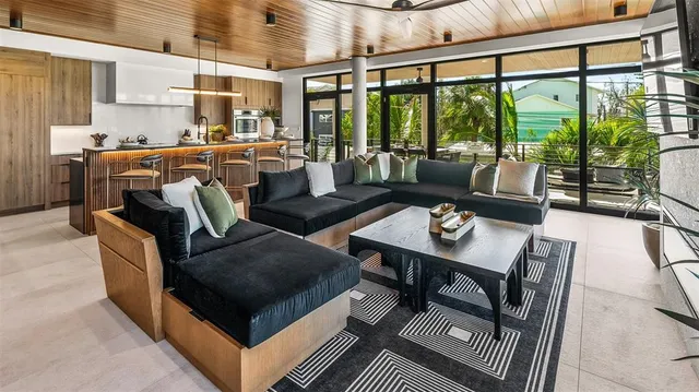 $6,000,000 | 5507 Calle Del Invierno, Sarasota, FL 34242