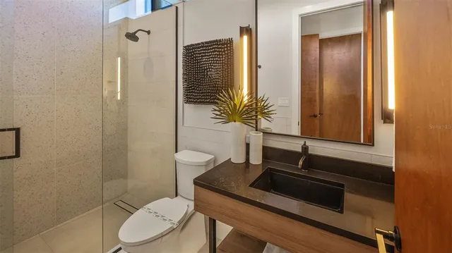 $6,000,000 | 5507 Calle Del Invierno, Sarasota, FL 34242