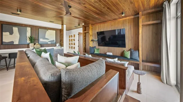 $6,000,000 | 5507 Calle Del Invierno, Sarasota, FL 34242