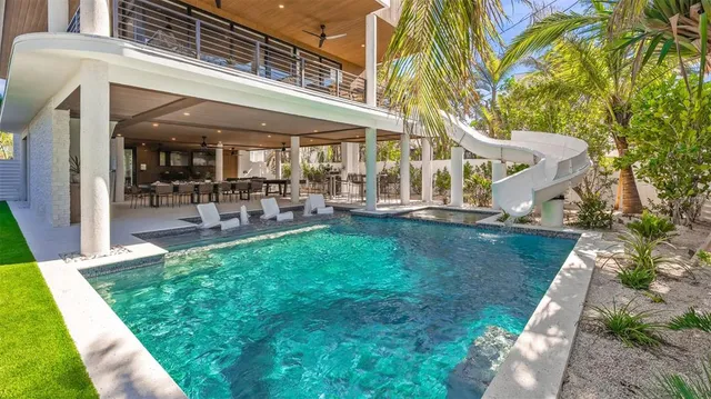 $6,000,000 | 5507 Calle Del Invierno, Sarasota, FL 34242