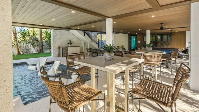 $6,000,000 | 5507 Calle Del Invierno, Sarasota, FL 34242