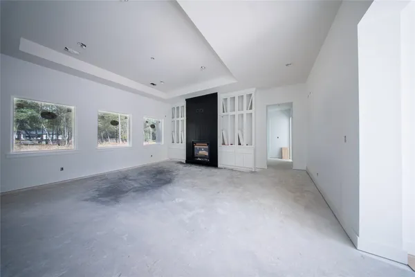 a view of a livingroom with an entryway