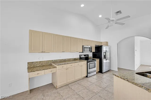 $2,700 | 16 Northwest 12th Place, Cape Coral, FL 33993