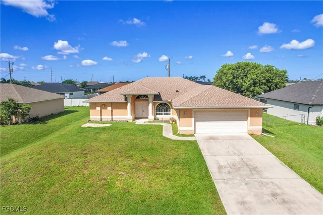 $2,700 | 16 Northwest 12th Place, Cape Coral, FL 33993