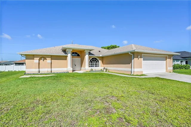 $2,700 | 16 Northwest 12th Place, Cape Coral, FL 33993