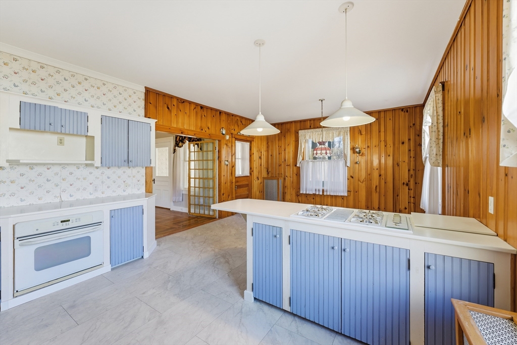 18 Cedar Street Northampton, MA 01060 - Photo 18 of 42