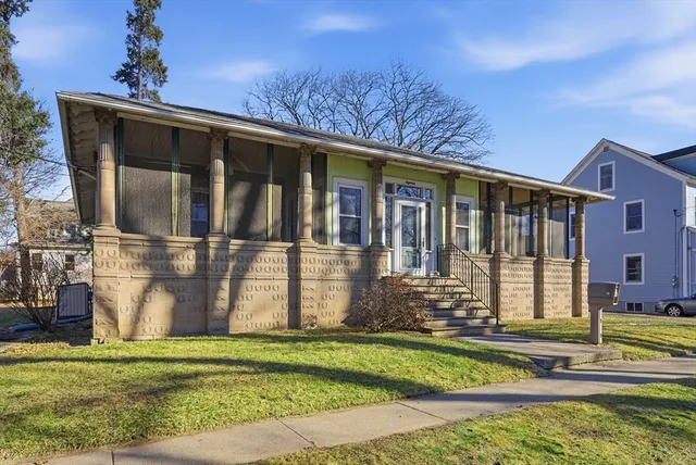 $499,000 | 18 Cedar Street, Northampton, MA 01060