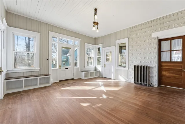 $499,000 | 18 Cedar Street, Northampton, MA 01060