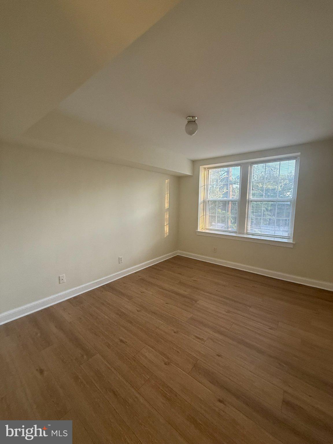 22 South Old Glebe Road, Unit 2D Arlington, VA 22204 - Photo 4 of 25 Gallery Image 4