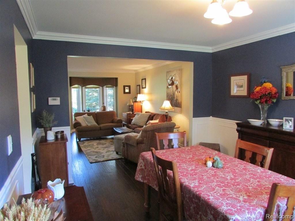 1027 Rochelle Park Drive Rochester, MI 48307 - Photo 14 of 31 DINING - LIVING ROOMS.JPG