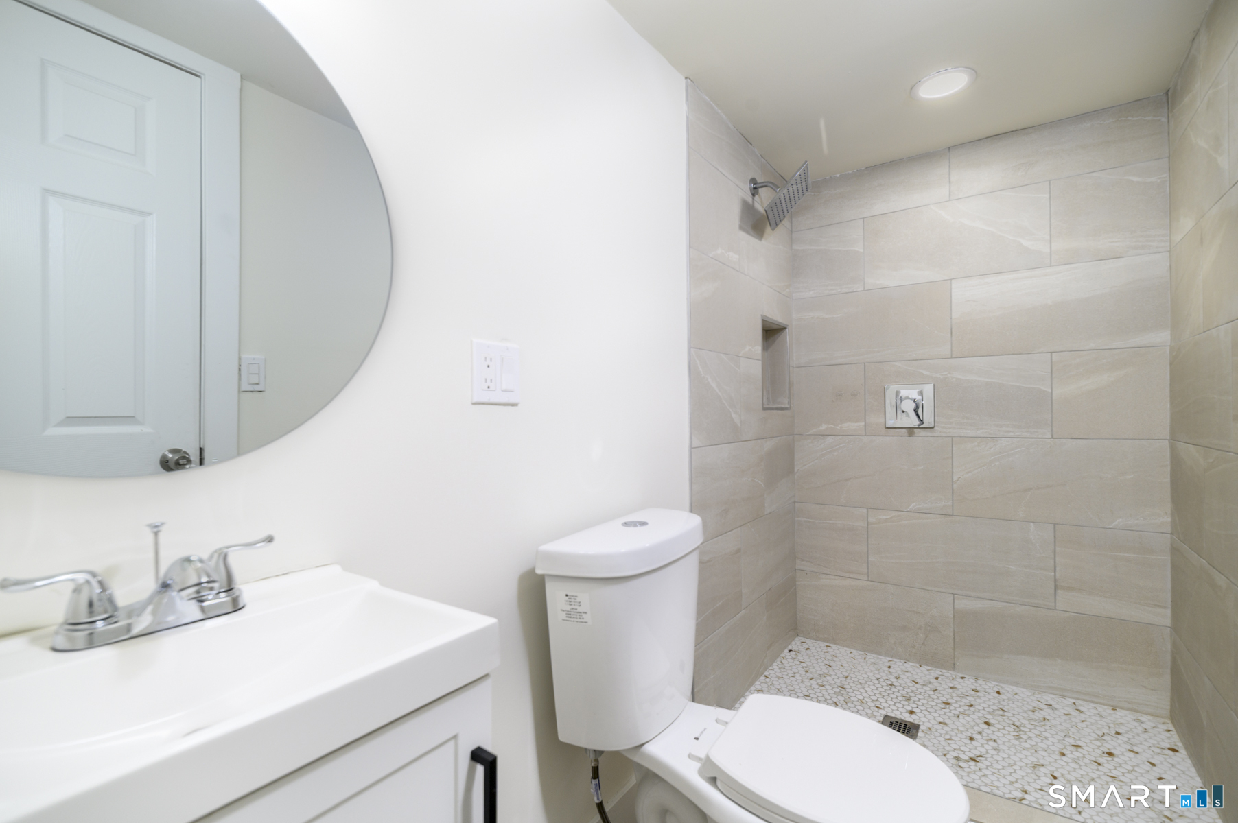 206 Ridgefield Avenue Bridgeport, CT 06610 - Photo 25 of 35