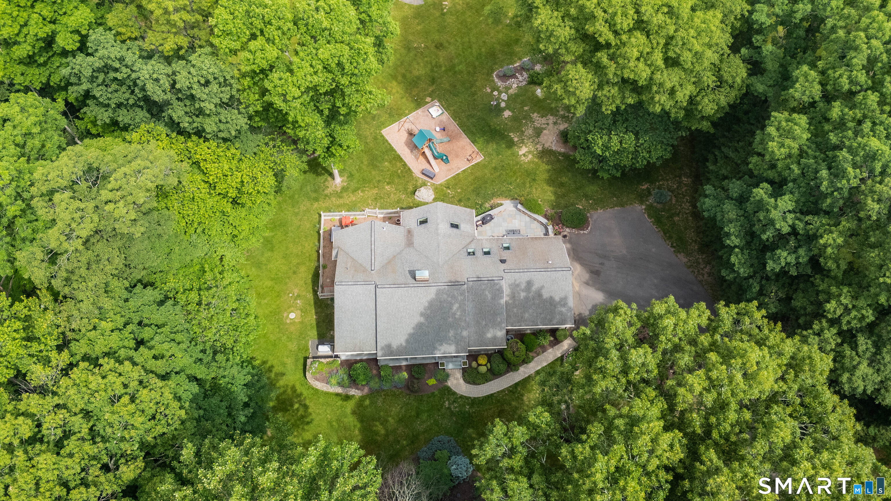 14 Saw Mill Road Weston, CT 06883 - Photo 11 of 40