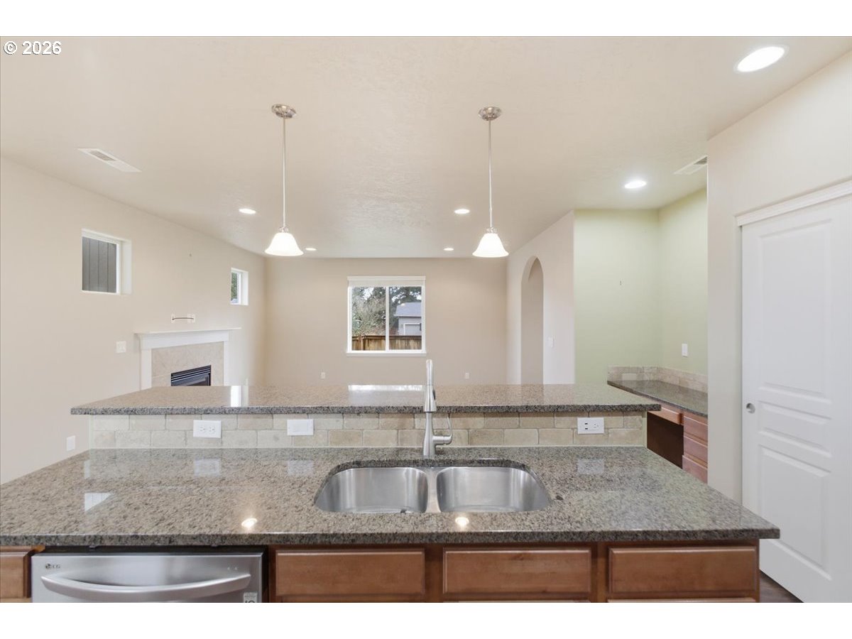 2643 Northwest Brianna Street Albany, OR 97321 - Photo 14 of 46