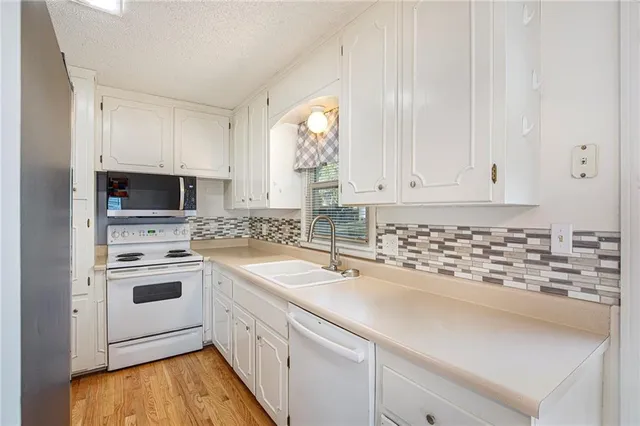 $255,000 | 8420 North Virginia Avenue, Kansas City, MO 64155