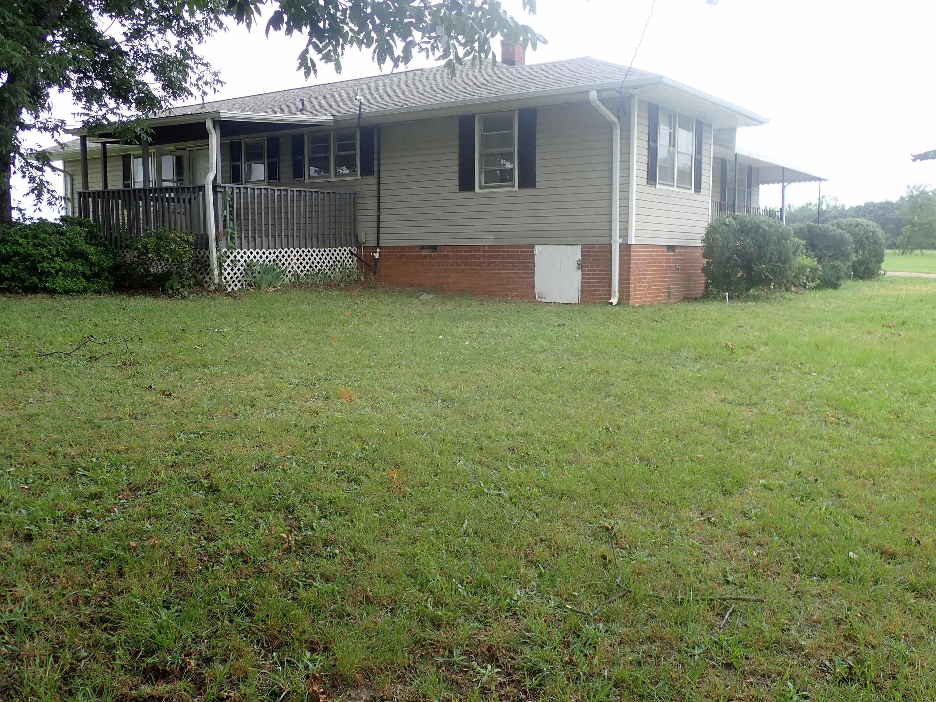 1231 Bryant Road Spartanburg, SC 29303 - Photo 3 of 23 Gallery Image 3