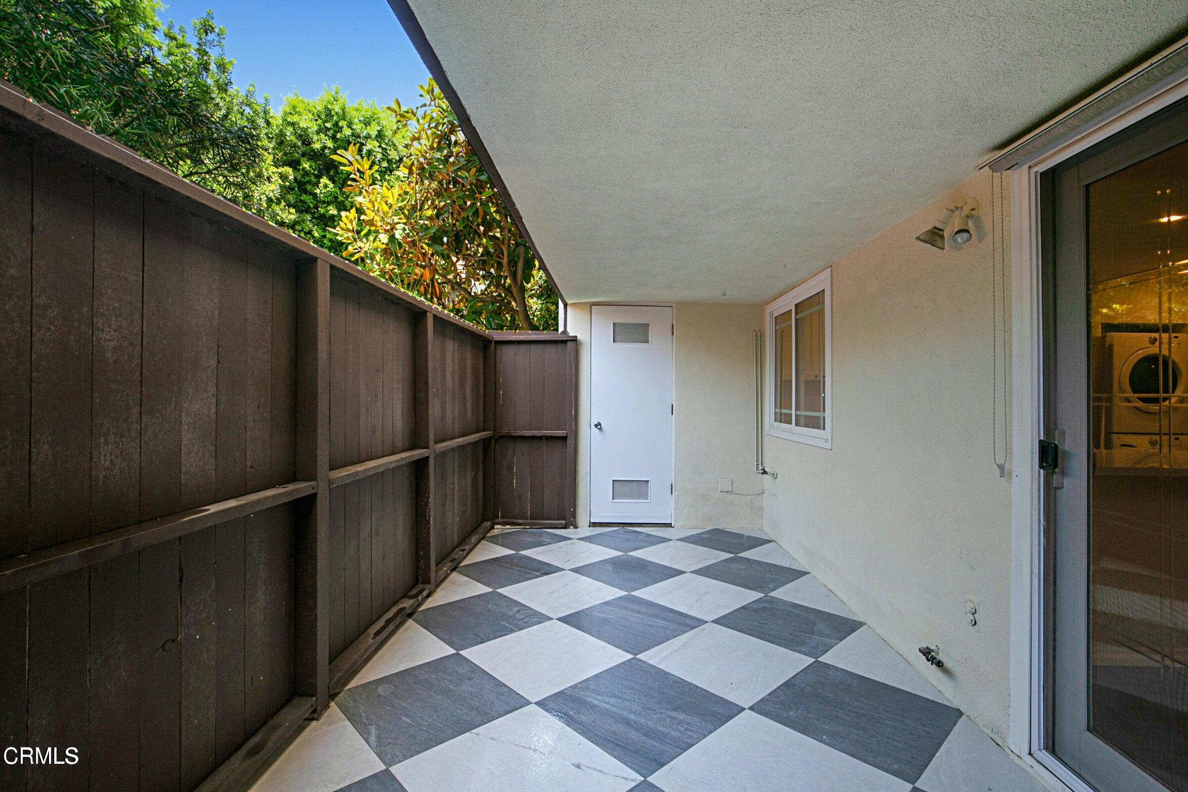 1429 Valley View Road, Unit 13 Glendale, CA 91202 - Photo 25 of 29 a view of a door