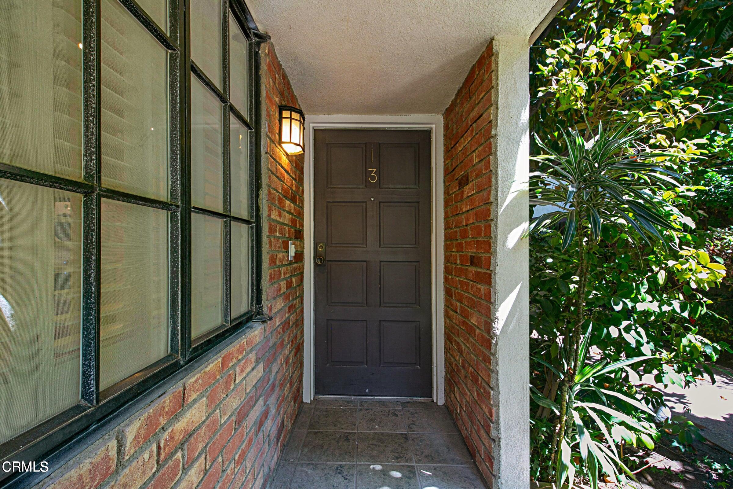 1429 Valley View Road, Unit 13 Glendale, CA 91202 - Photo 4 of 29 a view of front door