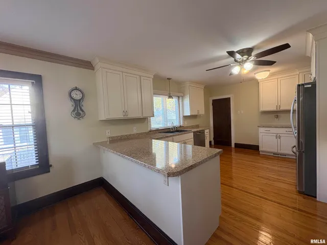 $269,900 | 290 Finley Street, Jacksonville, IL 62650