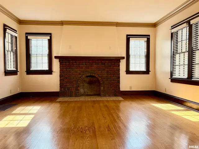 $269,900 | 290 Finley Street, Jacksonville, IL 62650