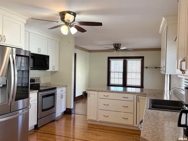 $269,900 | 290 Finley Street, Jacksonville, IL 62650