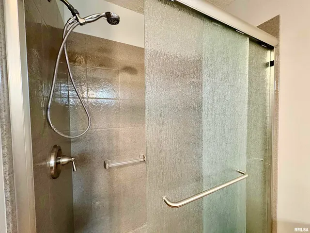 $269,900 | 290 Finley Street, Jacksonville, IL 62650