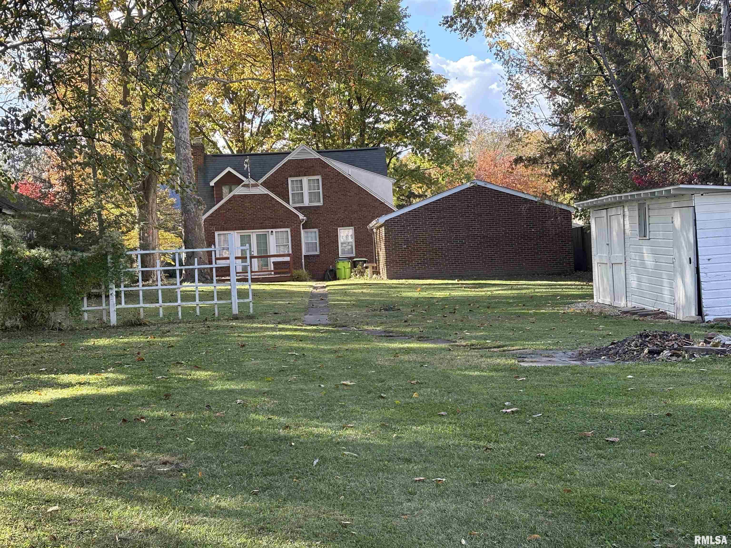 290 Finley Street Jacksonville, IL 62650 - Photo 4 of 49