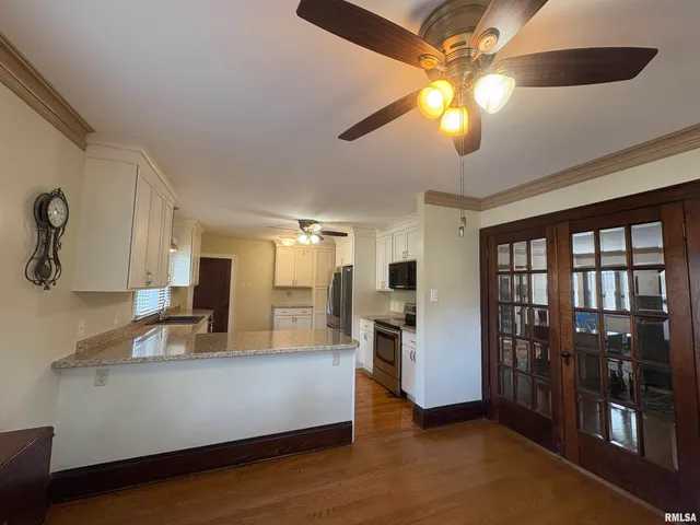 $269,900 | 290 Finley Street, Jacksonville, IL 62650