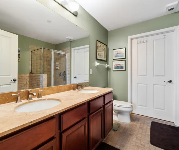 $3,995 | 500 East Grant Street, Unit 810, Minneapolis, MN 55404