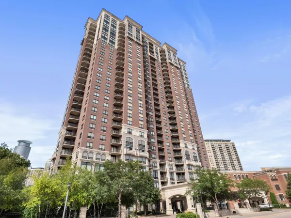 $3,995 | 500 East Grant Street, Unit 810, Minneapolis, MN 55404