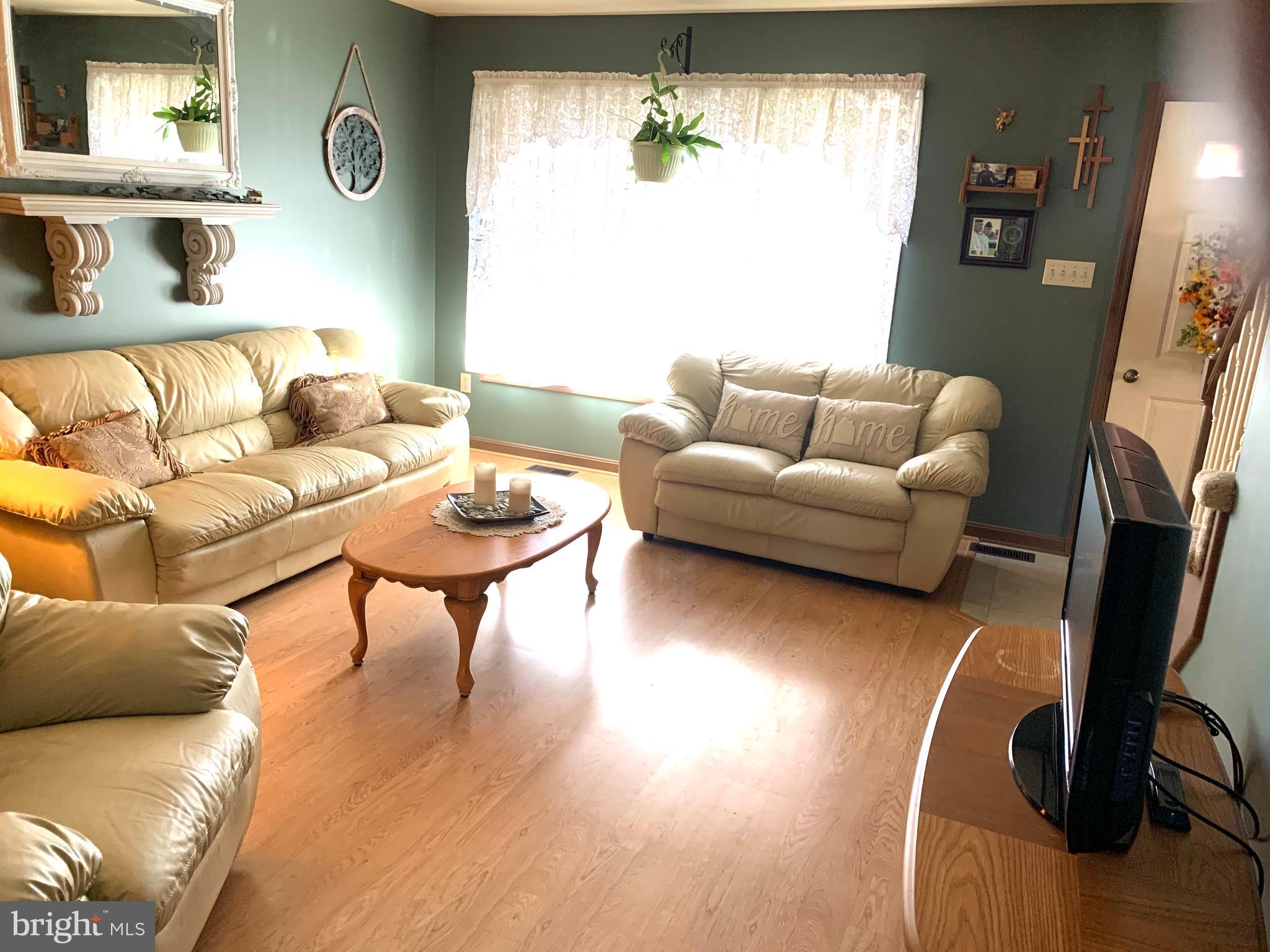 435 Old Farm Road Palmyra, PA 17078 - Photo 4 of 19 Gallery Image 4