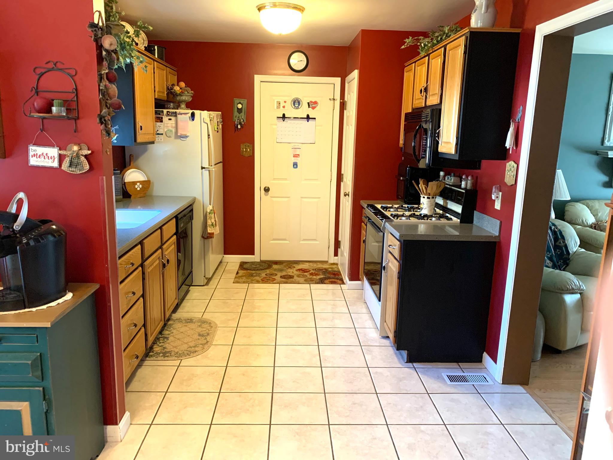 435 Old Farm Road Palmyra, PA 17078 - Photo 7 of 19 Gallery Image 7