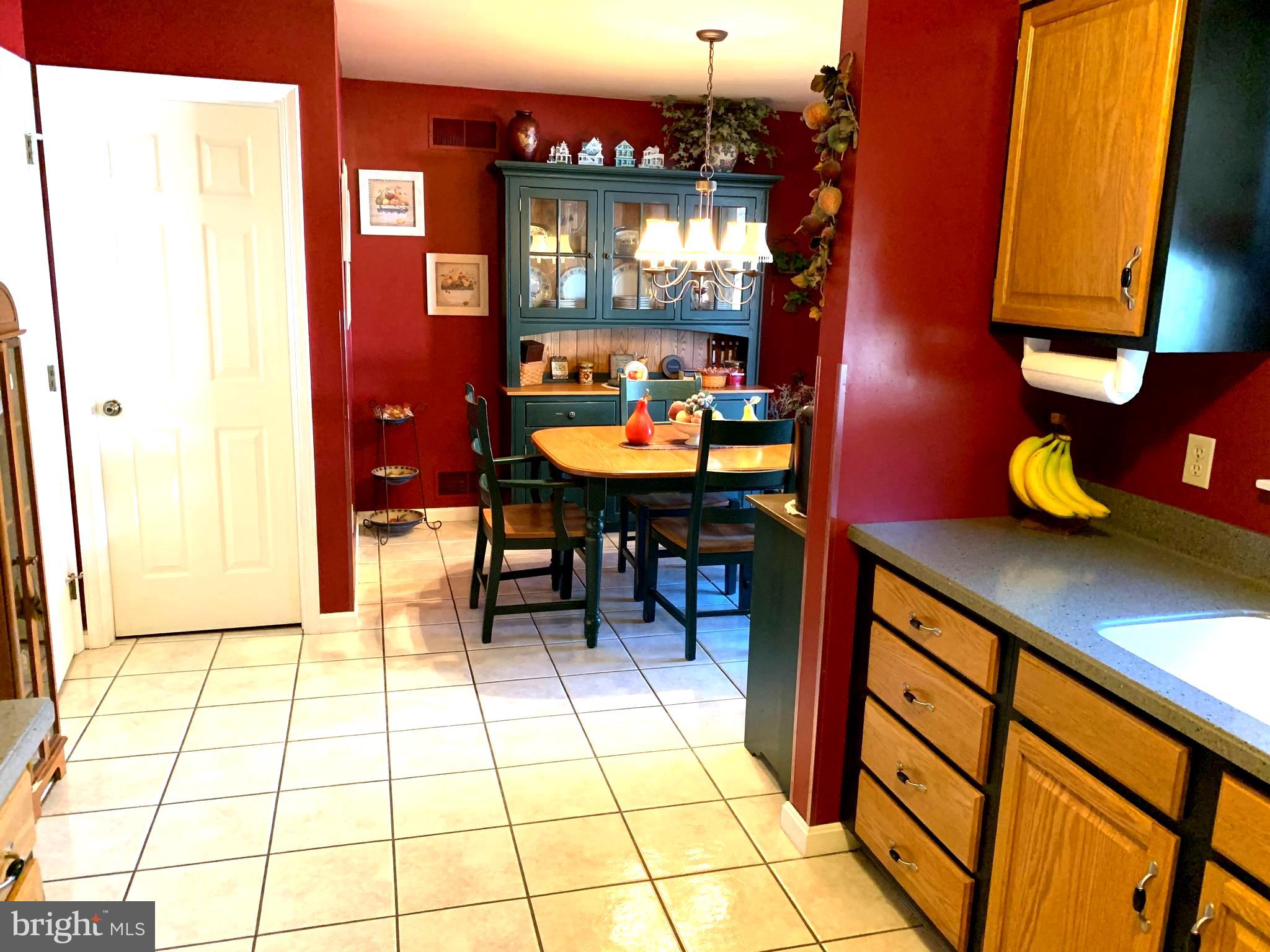 435 Old Farm Road Palmyra, PA 17078 - Photo 8 of 19 Gallery Image 8