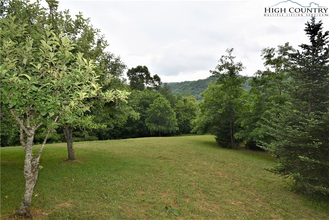 825 Bear Run Road Lansing, NC 28643 - Photo 31 of 34 a view of an outdoor space and a yard