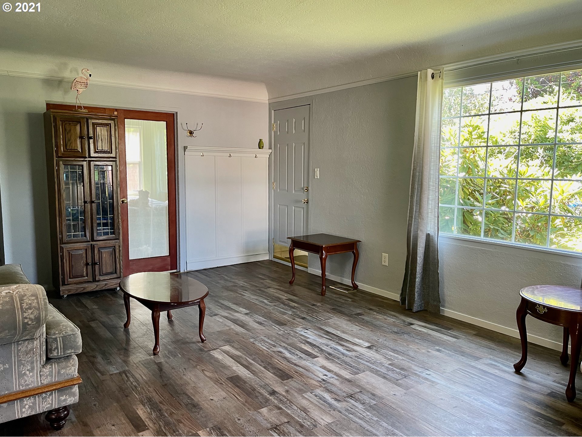 1065 North 3rd Place Springfield, OR 97477 - Photo 2 of 32