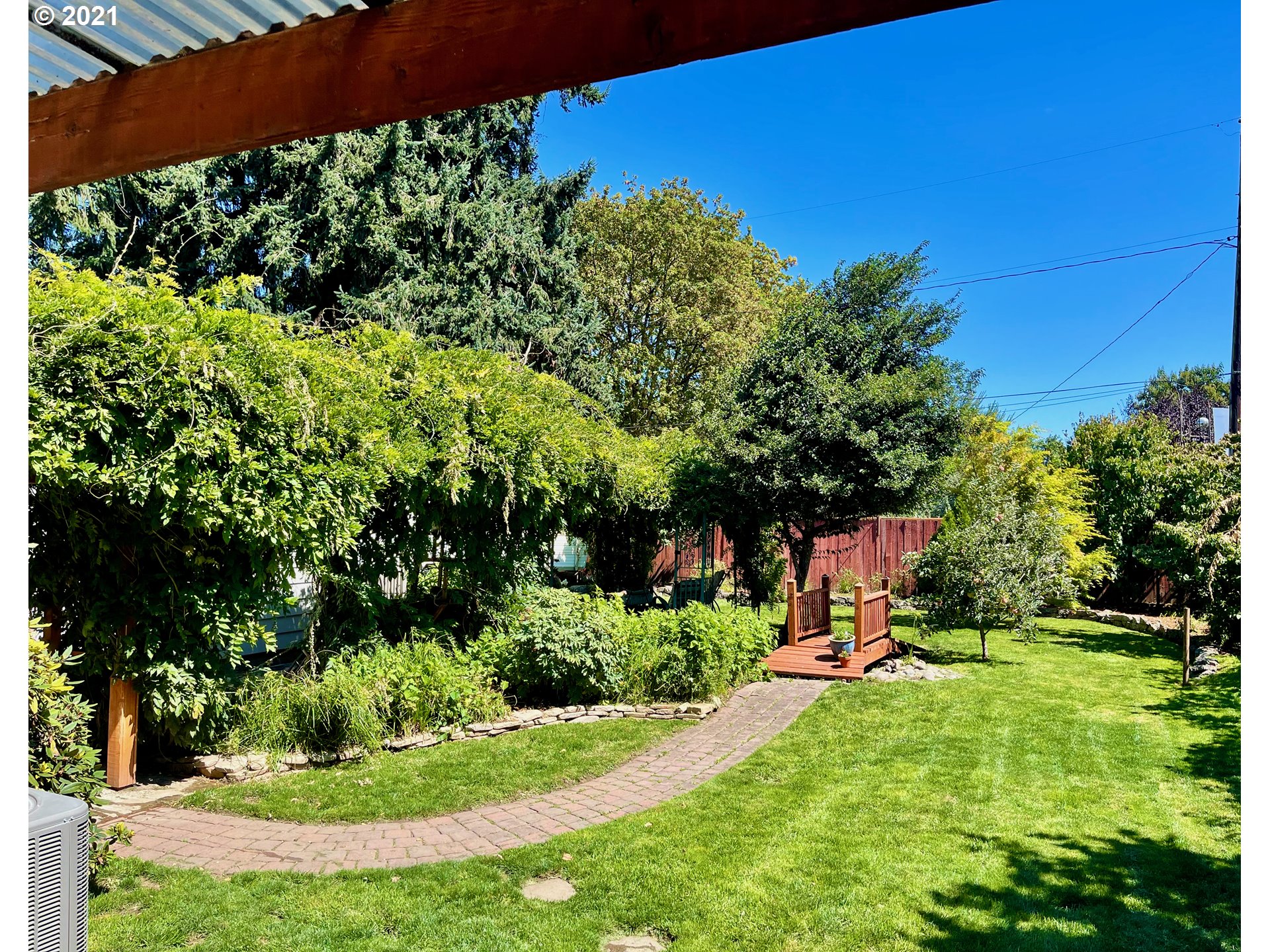 1065 North 3rd Place Springfield, OR 97477 - Photo 22 of 32
