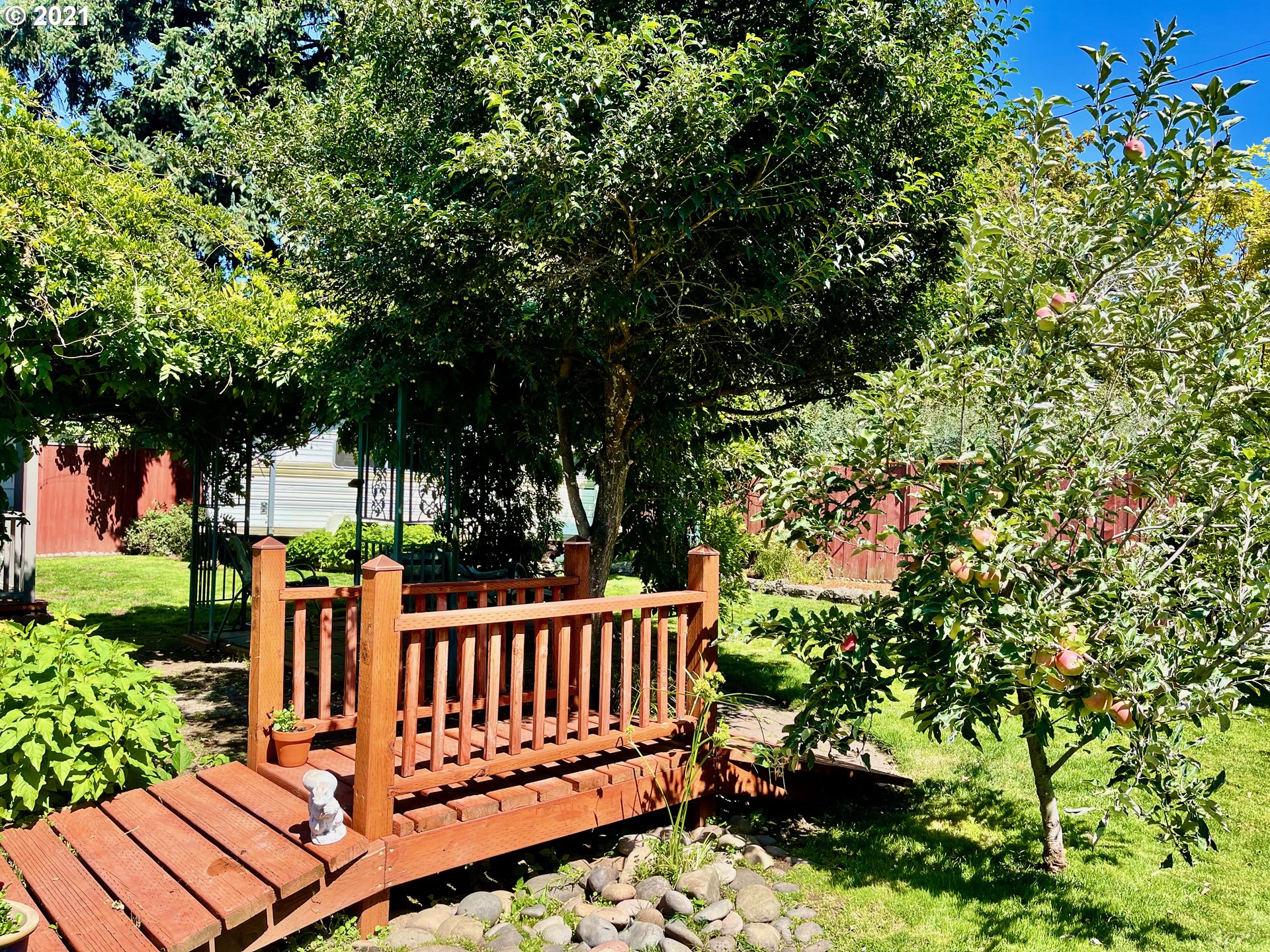 1065 North 3rd Place Springfield, OR 97477 - Photo 24 of 32